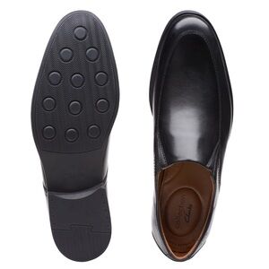 Clarks Men’s Black Slip-On Leather Loafers
